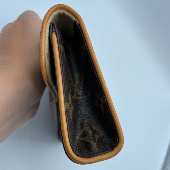 LOUIS VUITTON Florentine Belt Bag monogram pouch - Picture 9 of 10